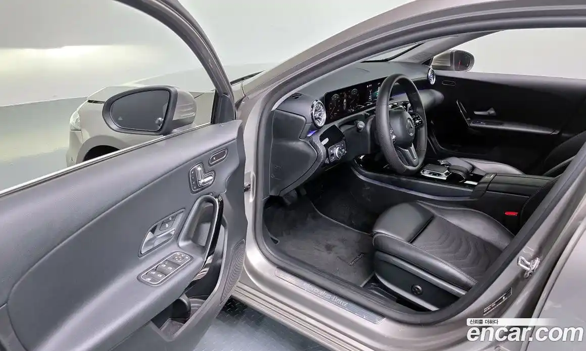 Mercedes-Benz A-Class 2019 2.0 гидро, фото 13 Mercedes-Benz A-Class 2019 2.0 гидро, фото 13