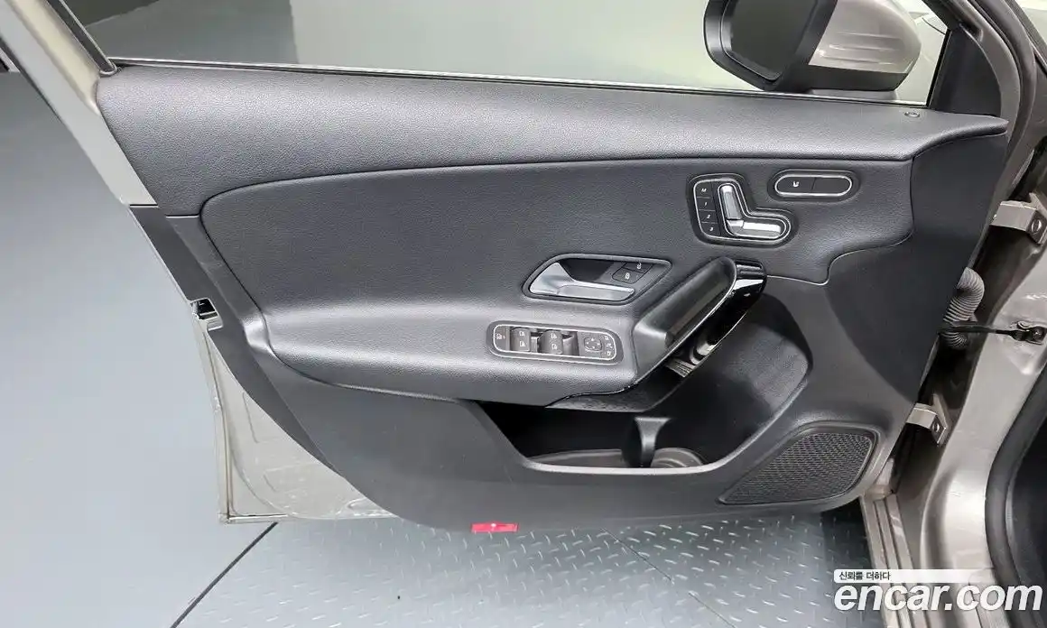 Mercedes-Benz A-Class 2019 2.0 гидро, фото 14 Mercedes-Benz A-Class 2019 2.0 гидро, фото 14