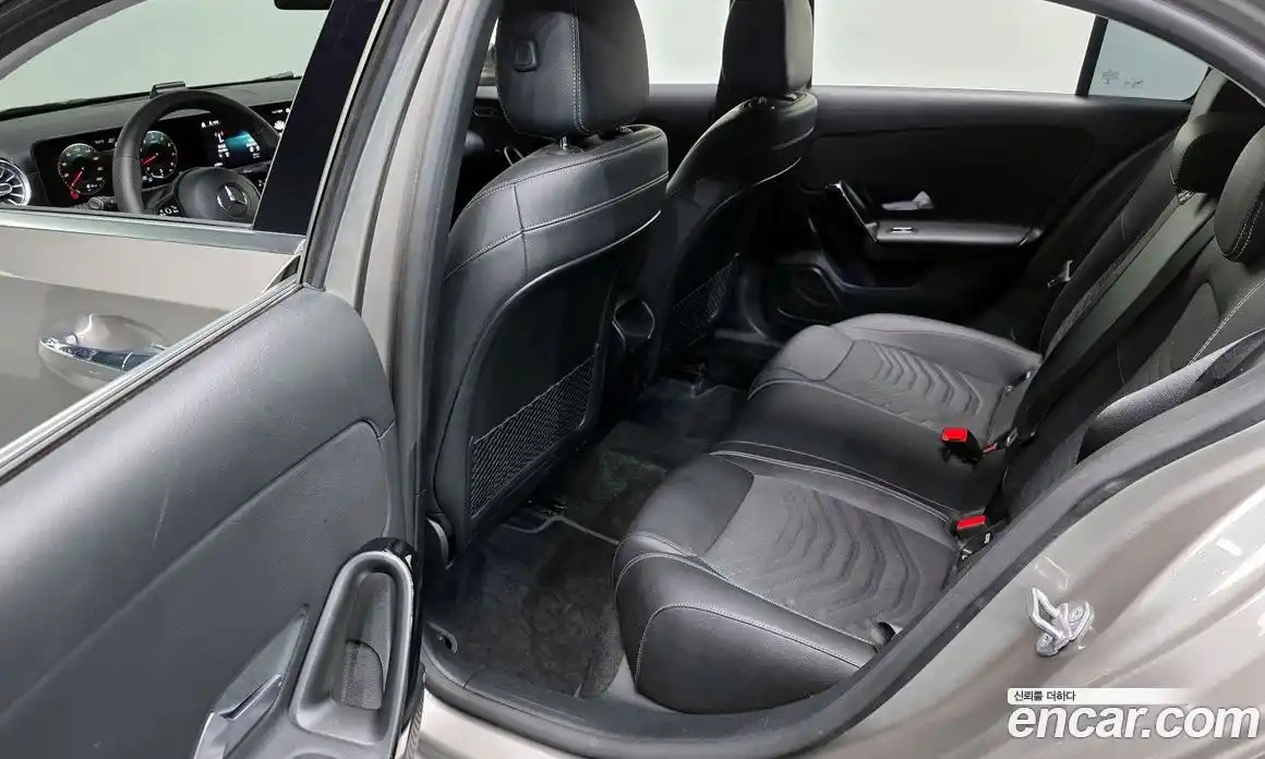 Mercedes-Benz A-Class 2019 2.0 гидро, фото 18 Mercedes-Benz A-Class 2019 2.0 гидро, фото 18