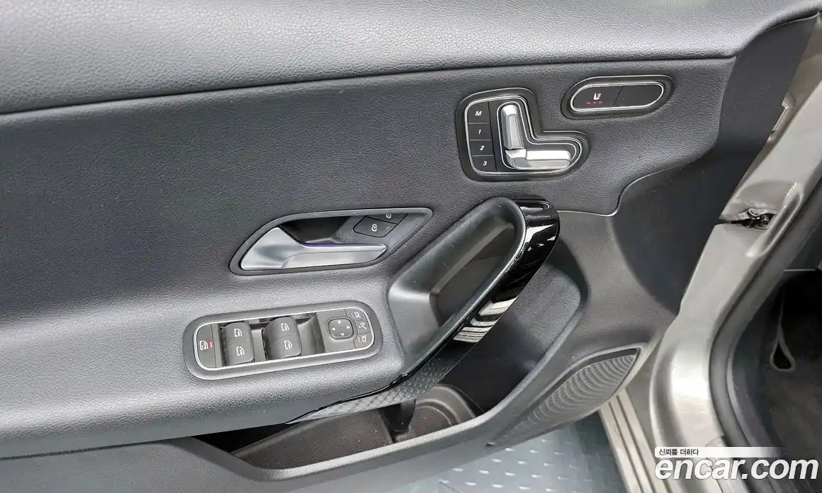 Mercedes-Benz A-Class 2019 2.0 гидро, фото 28 Mercedes-Benz A-Class 2019 2.0 гидро, фото 28