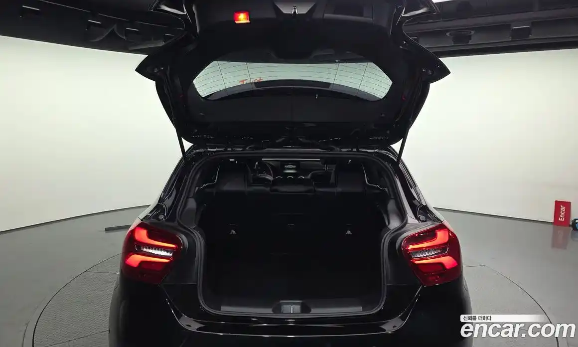 Mercedes-Benz A-Class 2016 1.6 гидро, фото 20 Mercedes-Benz A-Class 2016 1.6 гидро, фото 20