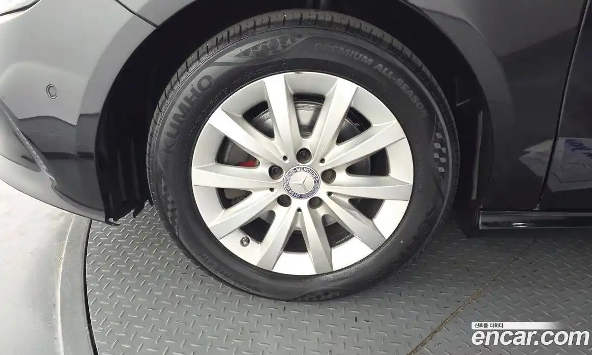Mercedes-Benz A-Class 2016 1.6 гидро, фото 5 Mercedes-Benz A-Class 2016 1.6 гидро, фото 5