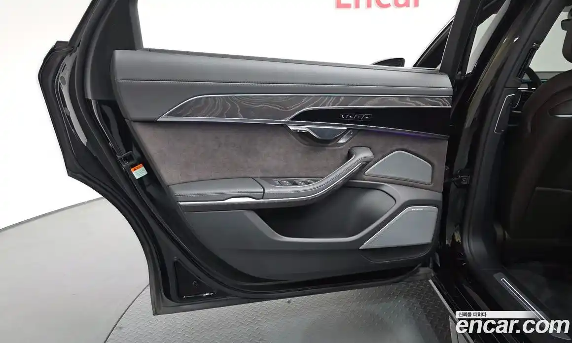 Audi A8 2023 3.0 автомат (гидро), фото 14