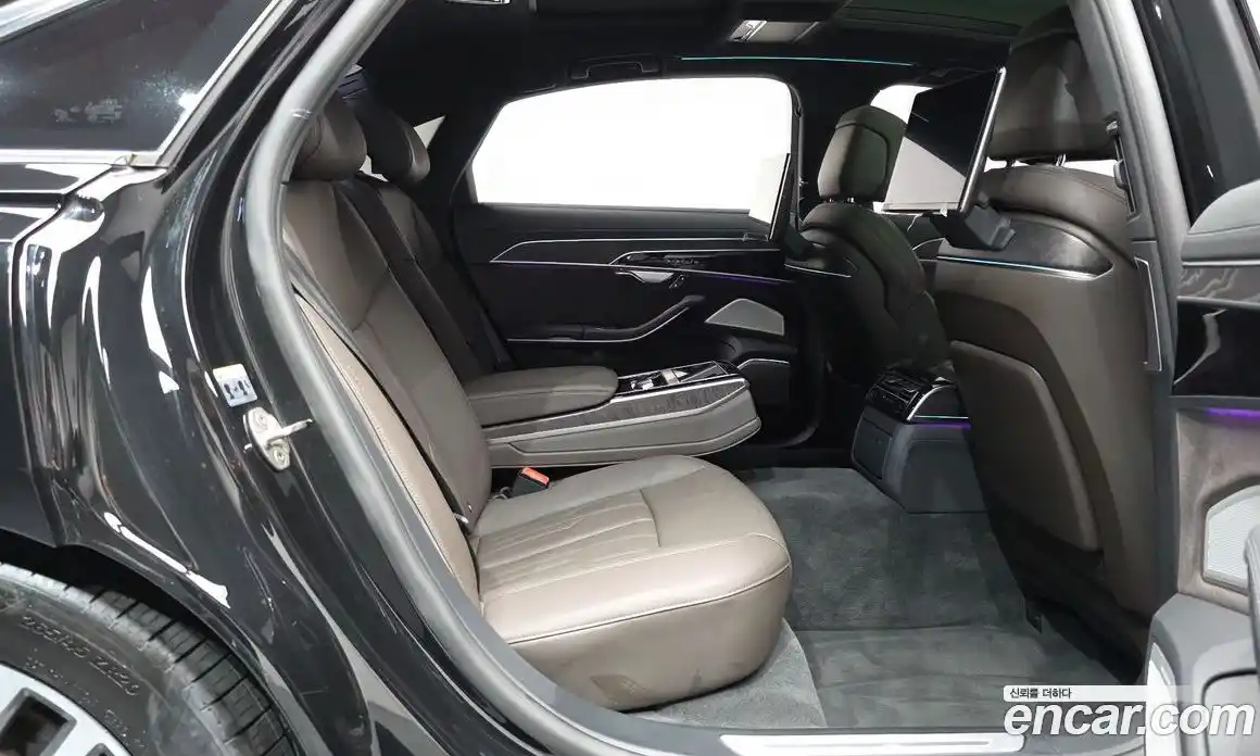 Audi A8 2023 3.0 автомат (гидро), фото 16
