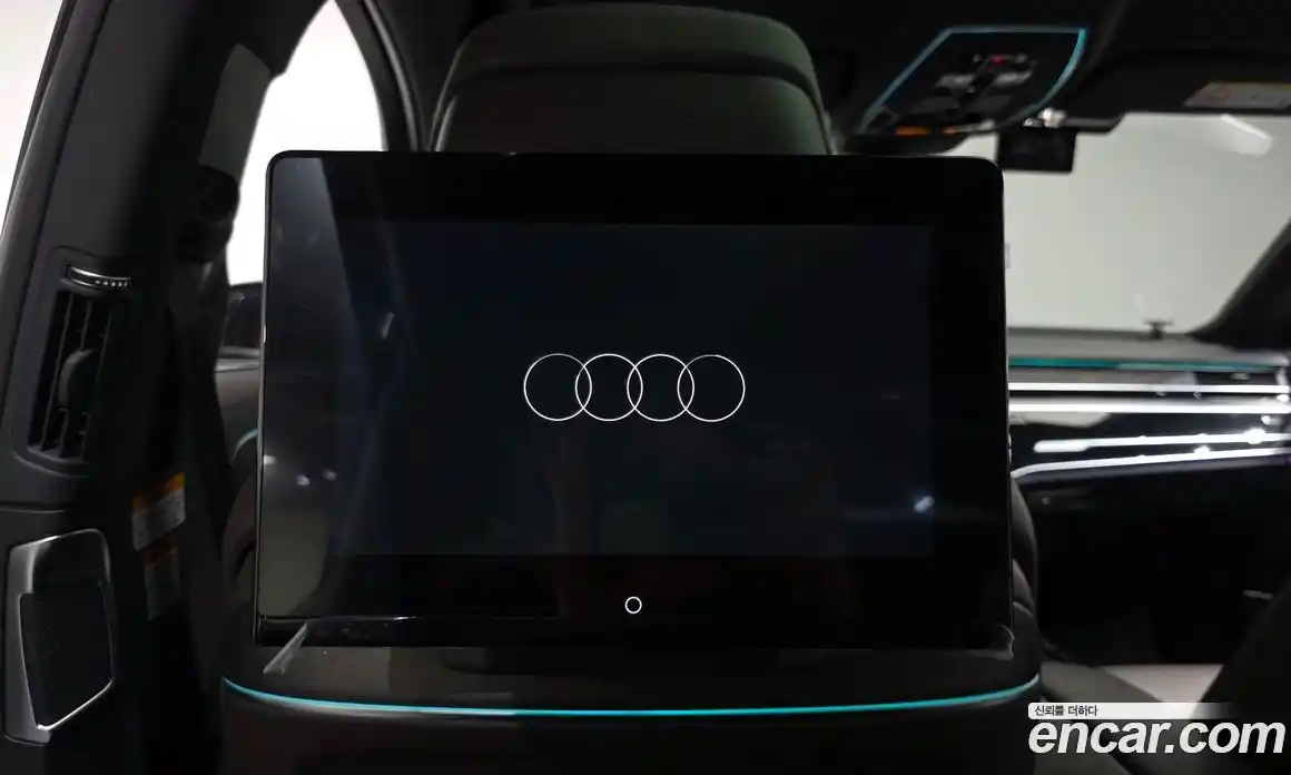 Audi A8 2023 3.0 автомат (гидро), фото 21