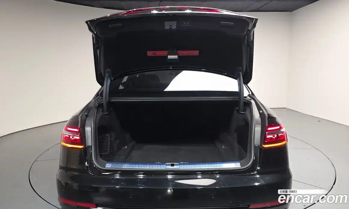 Audi A8 2023 3.0 автомат (гидро), фото 25