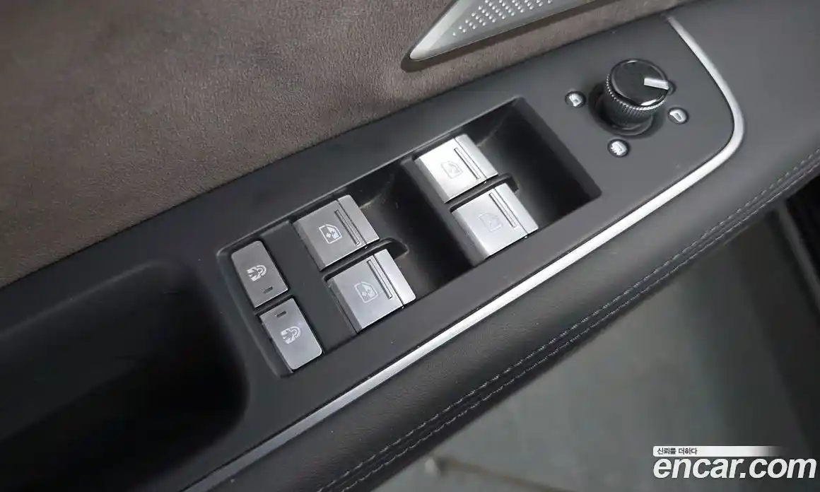 Audi A8 2023 3.0 автомат (гидро), фото 27