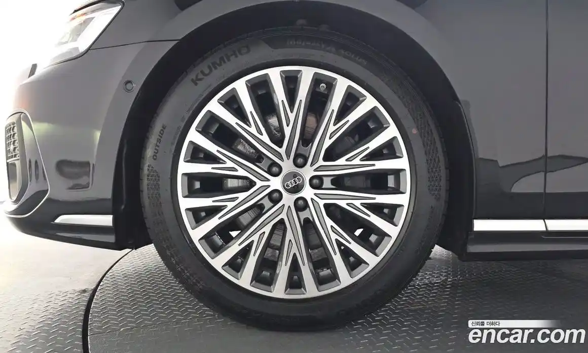 Audi A8 2023 3.0 автомат (гидро), фото 4