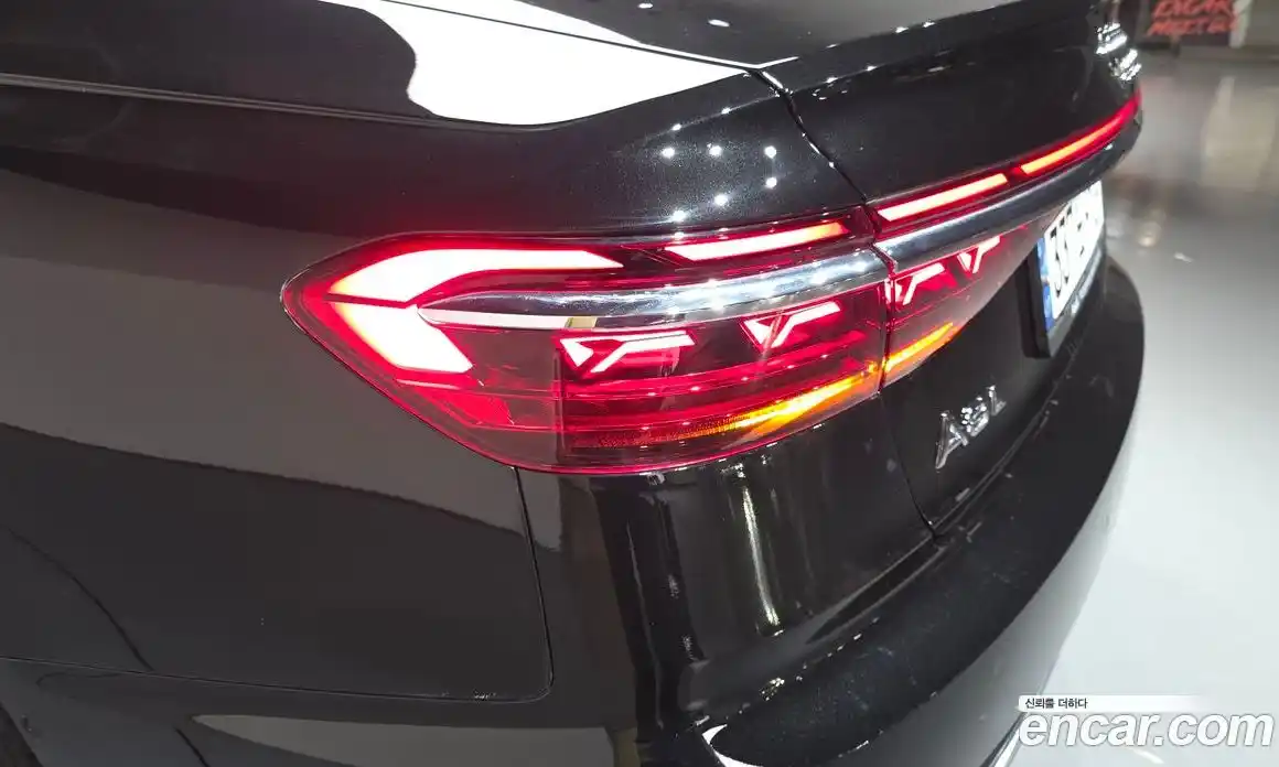 Audi A8 2023 3.0 автомат (гидро), фото 8