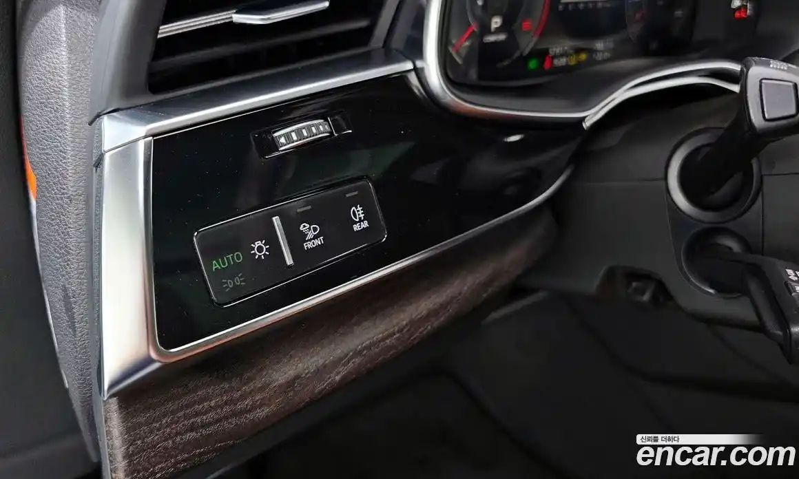 Audi Q7 2023 3.0 автомат (гидро), фото 22