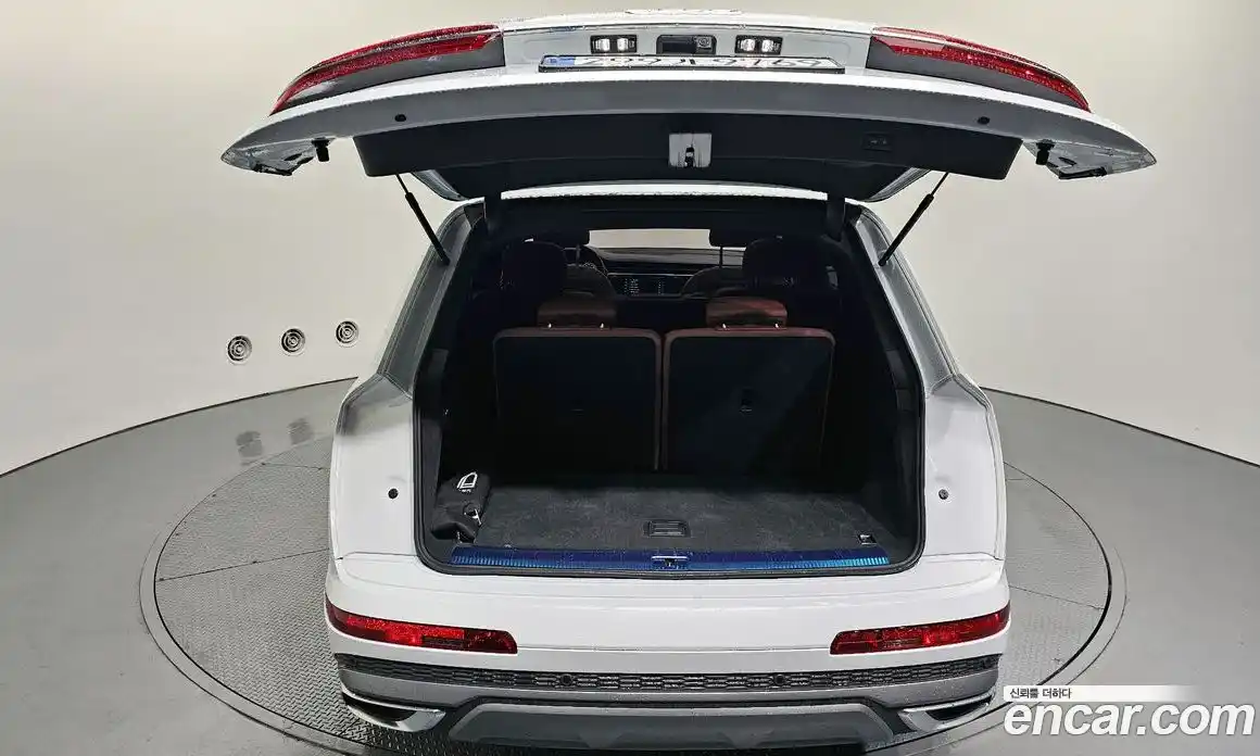 Audi Q7 2023 3.0 автомат (гидро), фото 26