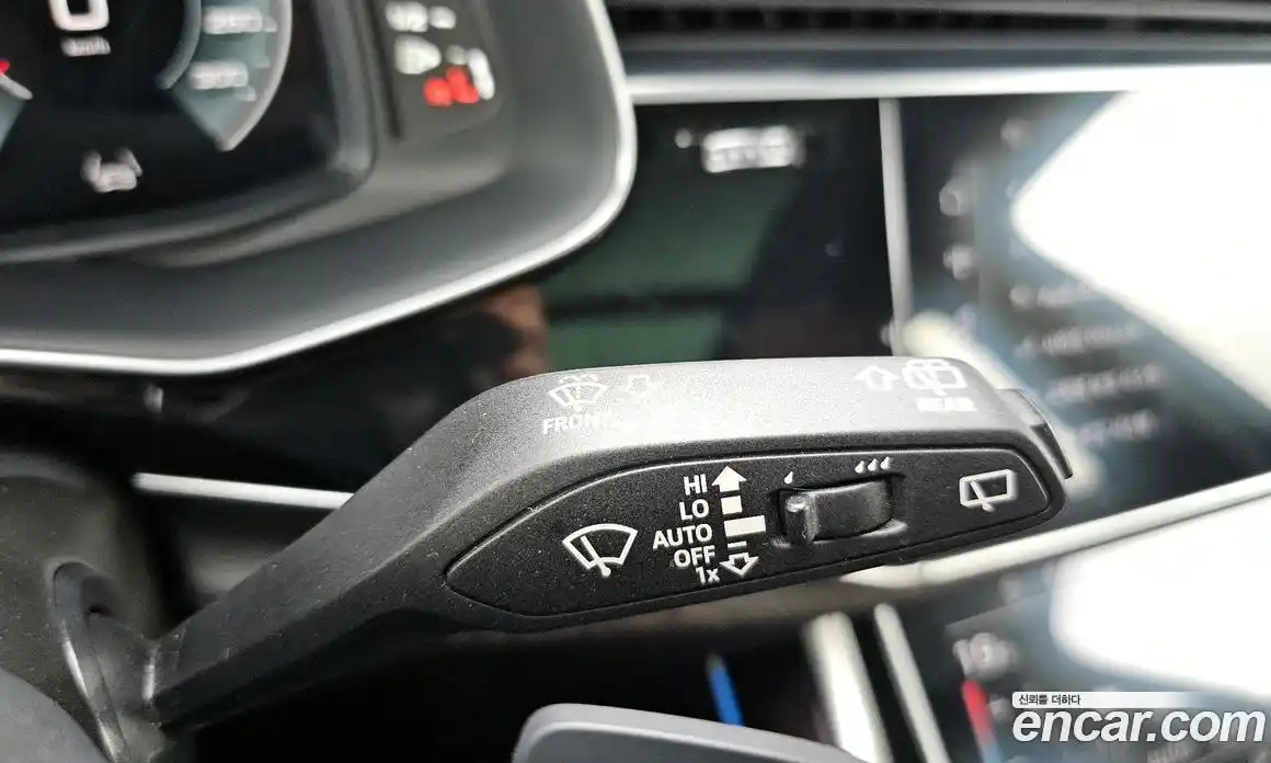 Audi Q7 2023 3.0 автомат (гидро), фото 29
