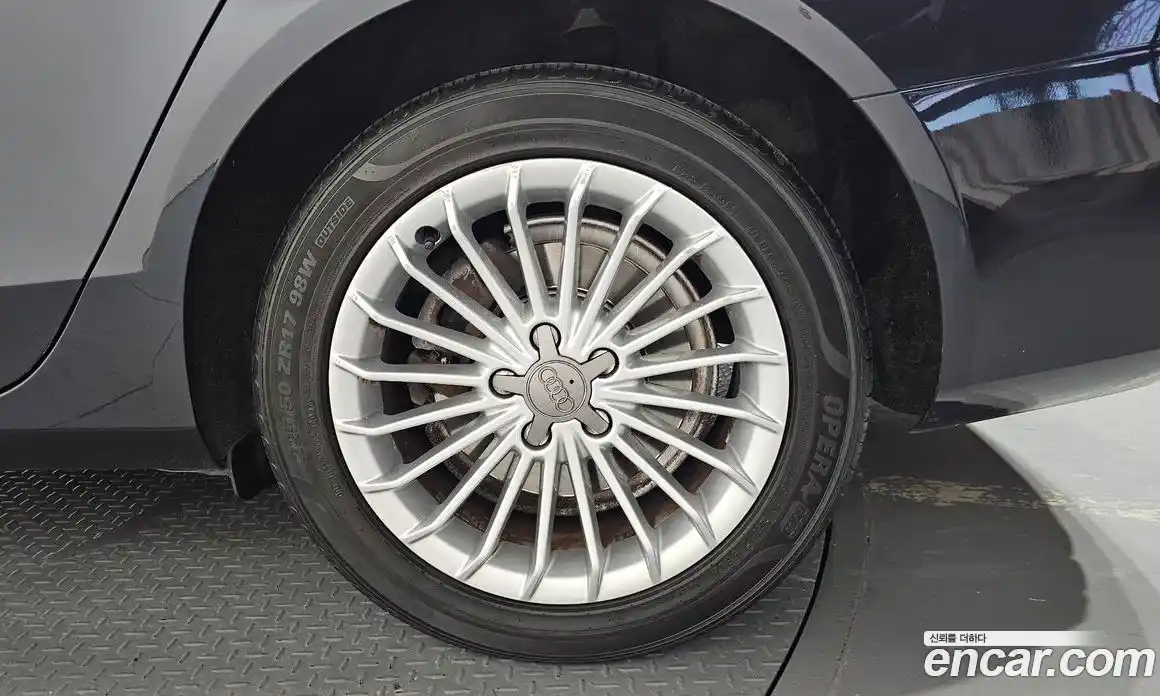 Audi A4 2014 2.0 автомат (гидро), фото 6
