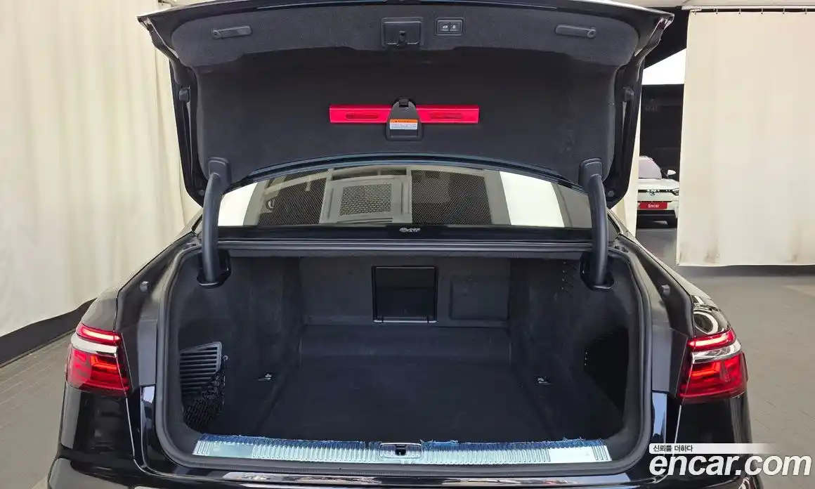 Audi A8 2021 4.0 автомат (гидро), фото 26