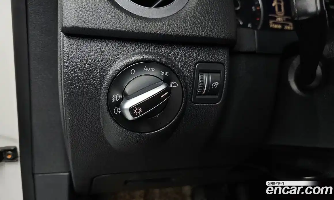 Volkswagen Tiguan 2012 2.0 автомат (гидро), фото 21