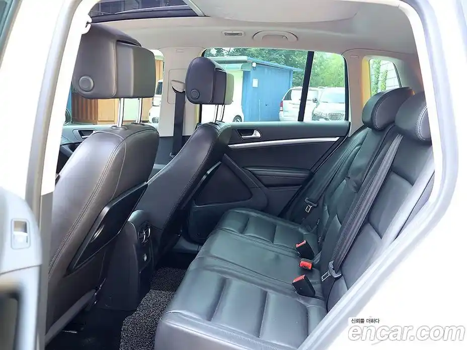 Volkswagen Tiguan 2014 2.0 автомат (гидро), фото 11