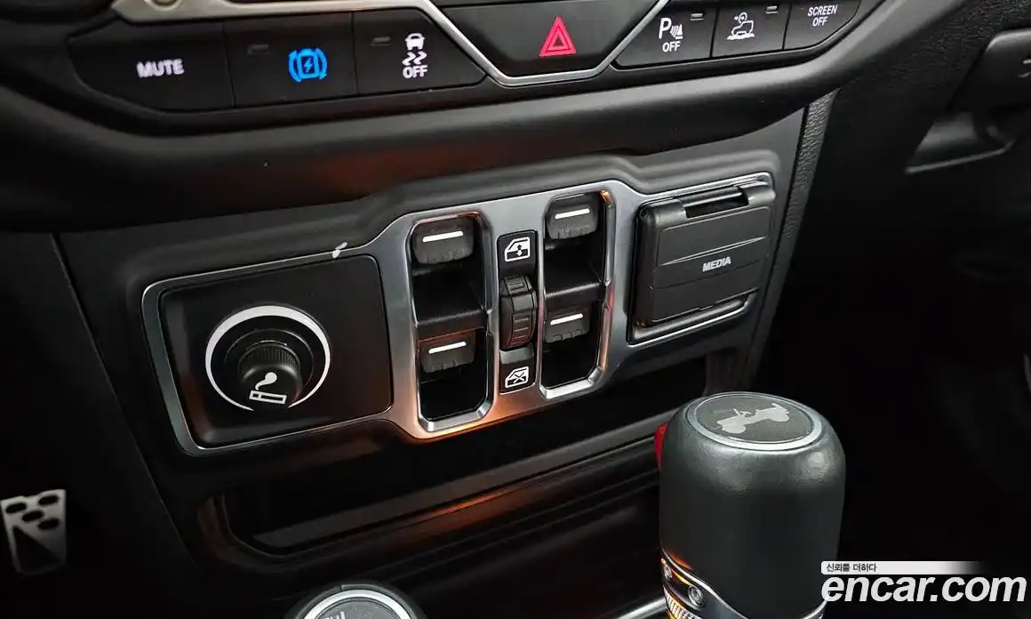 Jeep Wrangler 2021 2.0 автомат (гидро), фото 31