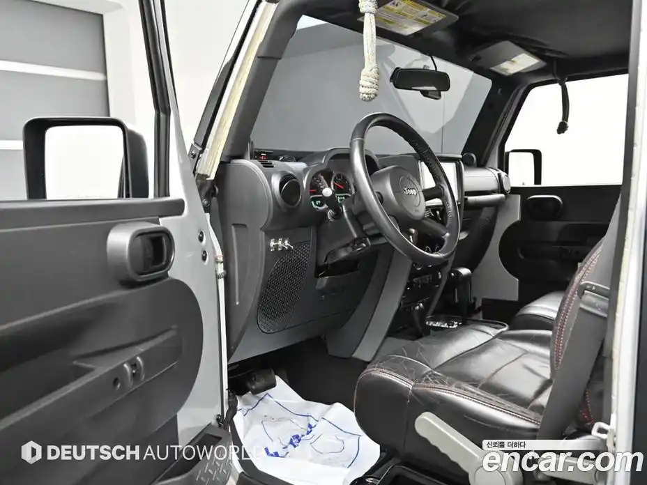 Jeep Wrangler 2009 2.8 автомат (гидро), фото 11