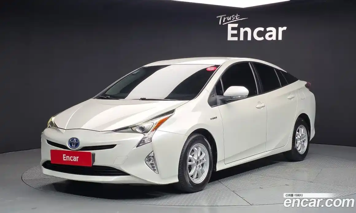 Toyota Prius 2018 1.8 автомат (гидро), фото 1 Toyota Prius 2018 1.8 автомат (гидро), фото 1