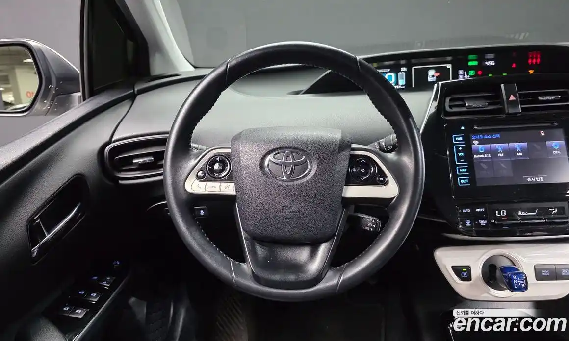 Toyota Prius 2018 1.8 автомат (гидро), фото 12 Toyota Prius 2018 1.8 автомат (гидро), фото 12