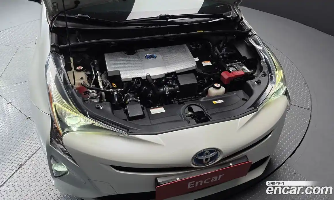 Toyota Prius 2018 1.8 автомат (гидро), фото 6 Toyota Prius 2018 1.8 автомат (гидро), фото 6