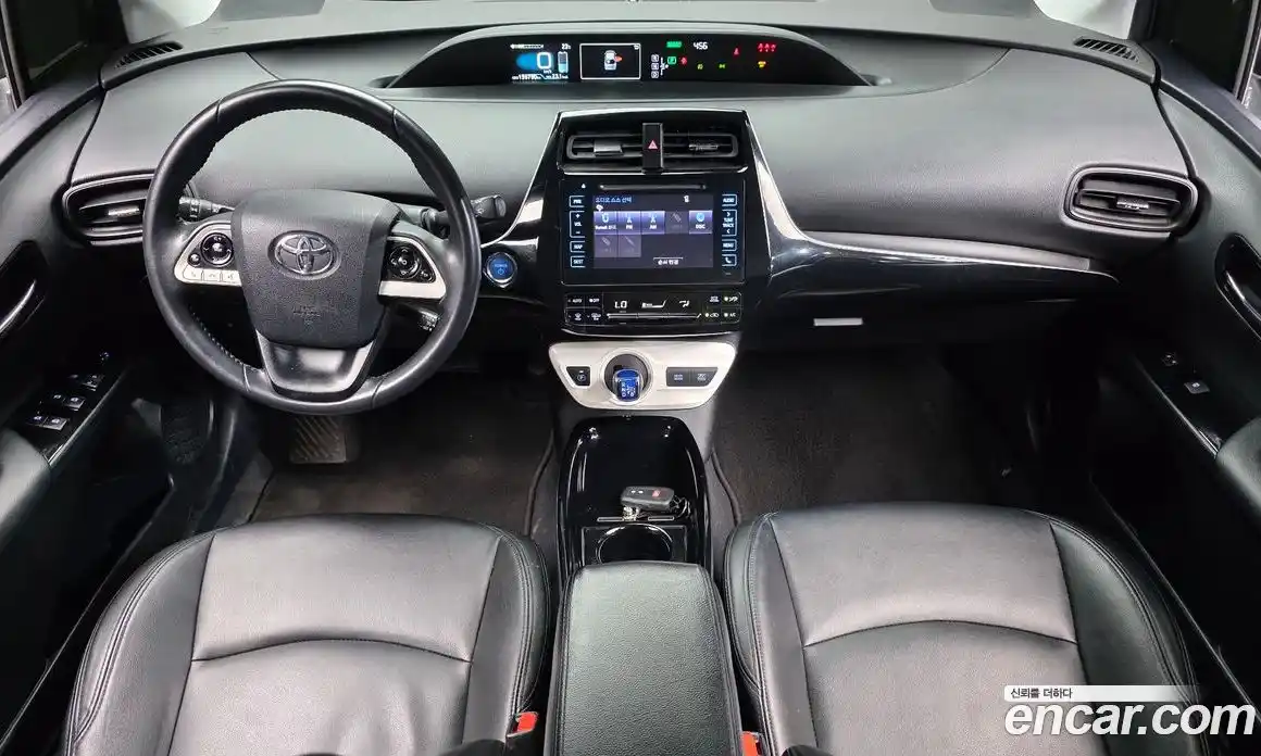 Toyota Prius 2018 1.8 автомат (гидро), фото 7 Toyota Prius 2018 1.8 автомат (гидро), фото 7