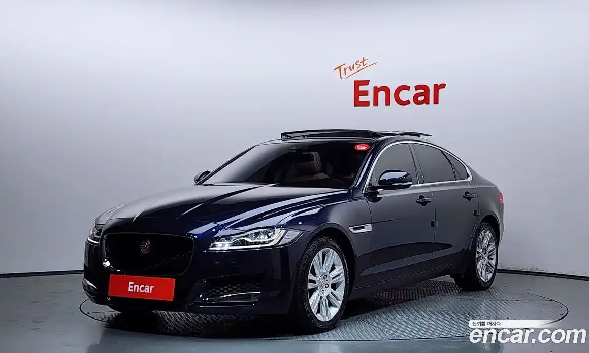 Jaguar XF 2016 2.0 автомат (гидро), фото 1 Jaguar XF 2016 2.0 автомат (гидро), фото 1