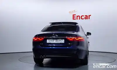Jaguar XF 2016 2.0 автомат (гидро), миниатюра 4 Jaguar XF 2016 2.0 автомат (гидро), миниатюра 4