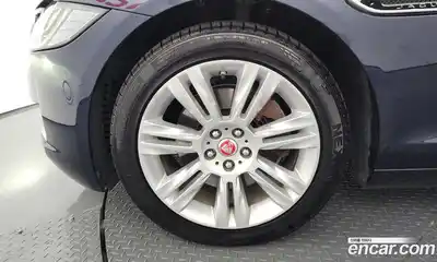 Jaguar XF 2016 2.0 автомат (гидро), миниатюра 5 Jaguar XF 2016 2.0 автомат (гидро), миниатюра 5