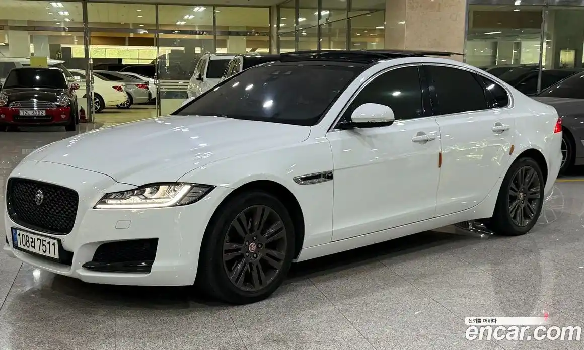 Jaguar XF 2018 2.0 автомат (гидро), фото 1 Jaguar XF 2018 2.0 автомат (гидро), фото 1
