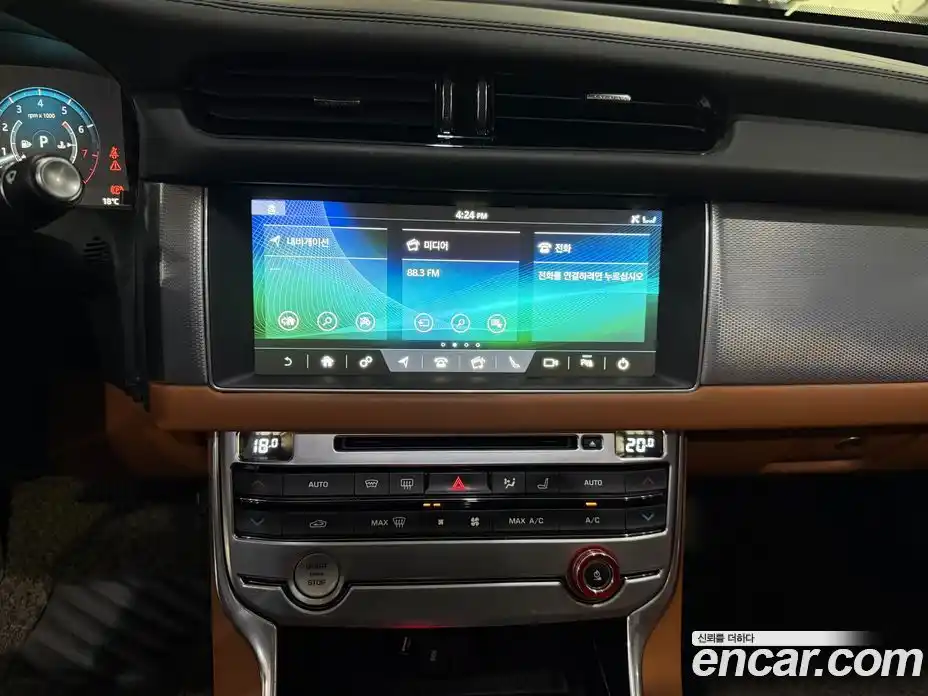 Jaguar XF 2018 2.0 автомат (гидро), фото 11 Jaguar XF 2018 2.0 автомат (гидро), фото 11