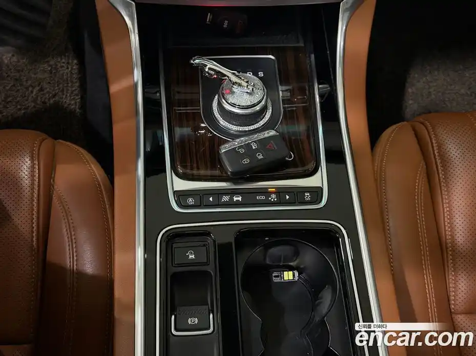 Jaguar XF 2018 2.0 автомат (гидро), фото 17 Jaguar XF 2018 2.0 автомат (гидро), фото 17