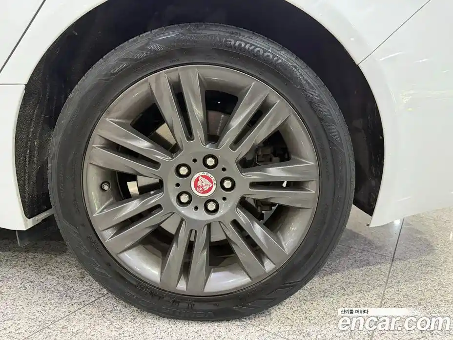 Jaguar XF 2018 2.0 автомат (гидро), фото 20 Jaguar XF 2018 2.0 автомат (гидро), фото 20