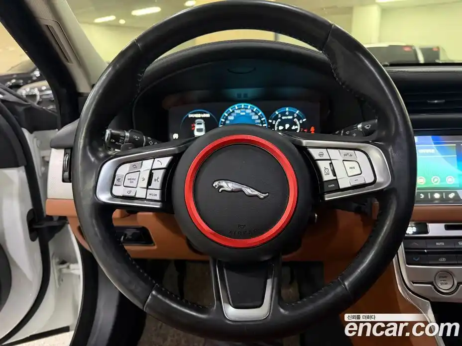 Jaguar XF 2018 2.0 автомат (гидро), фото 9 Jaguar XF 2018 2.0 автомат (гидро), фото 9