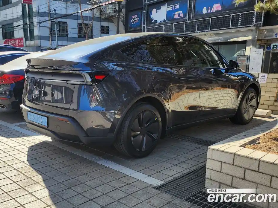 Tesla Model Y 2026 автомат (гидро), фото 5 Tesla Model Y 2026 автомат (гидро), фото 5