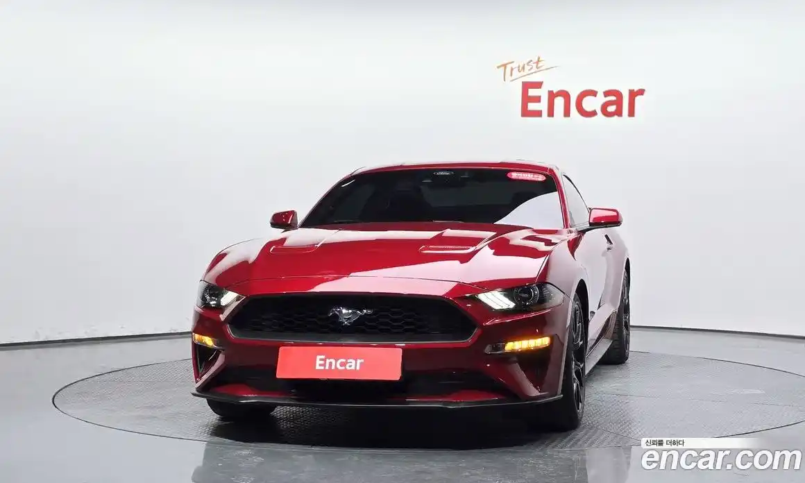 Ford Mustang 2023 2.3 автомат (гидро), фото 2