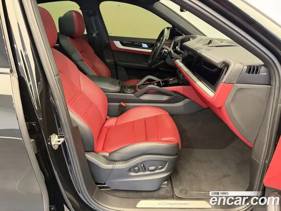 Porsche Cayenne 2023 3.0 автомат (гидро), фото 9