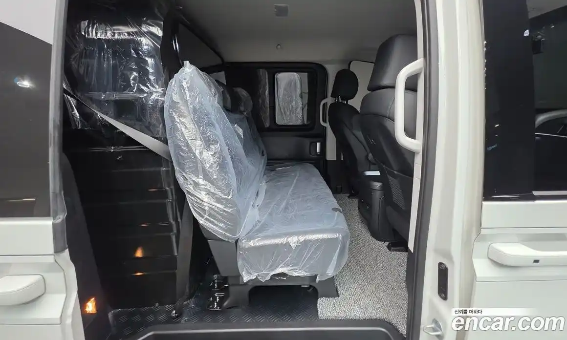 Hyundai Staria 2025 2.2 автомат (гидро), фото 19