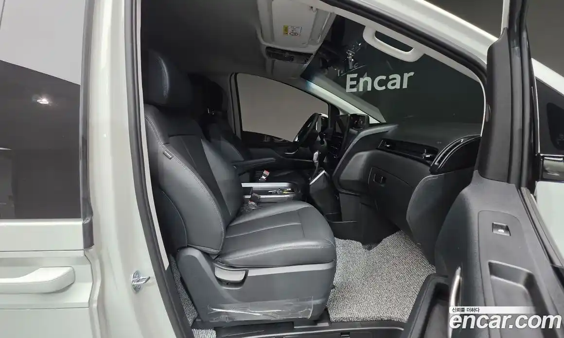Hyundai Staria 2025 2.2 автомат (гидро), фото 10
