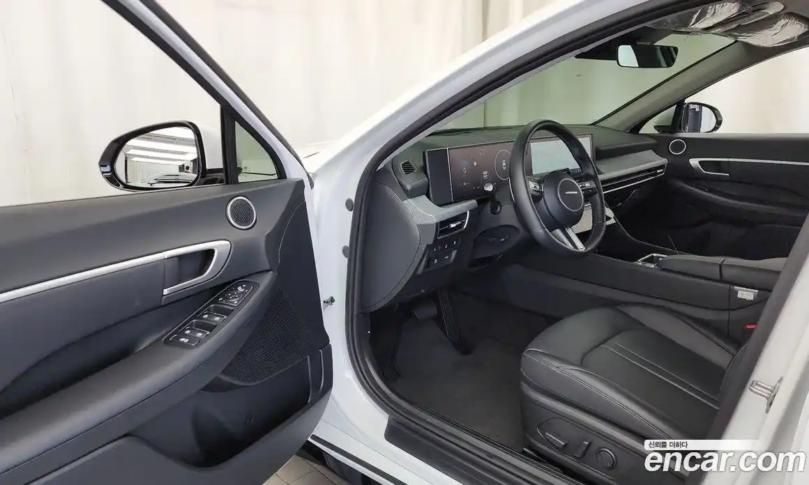 Hyundai Sonata 2025 1.6 автомат (гидро), фото 13