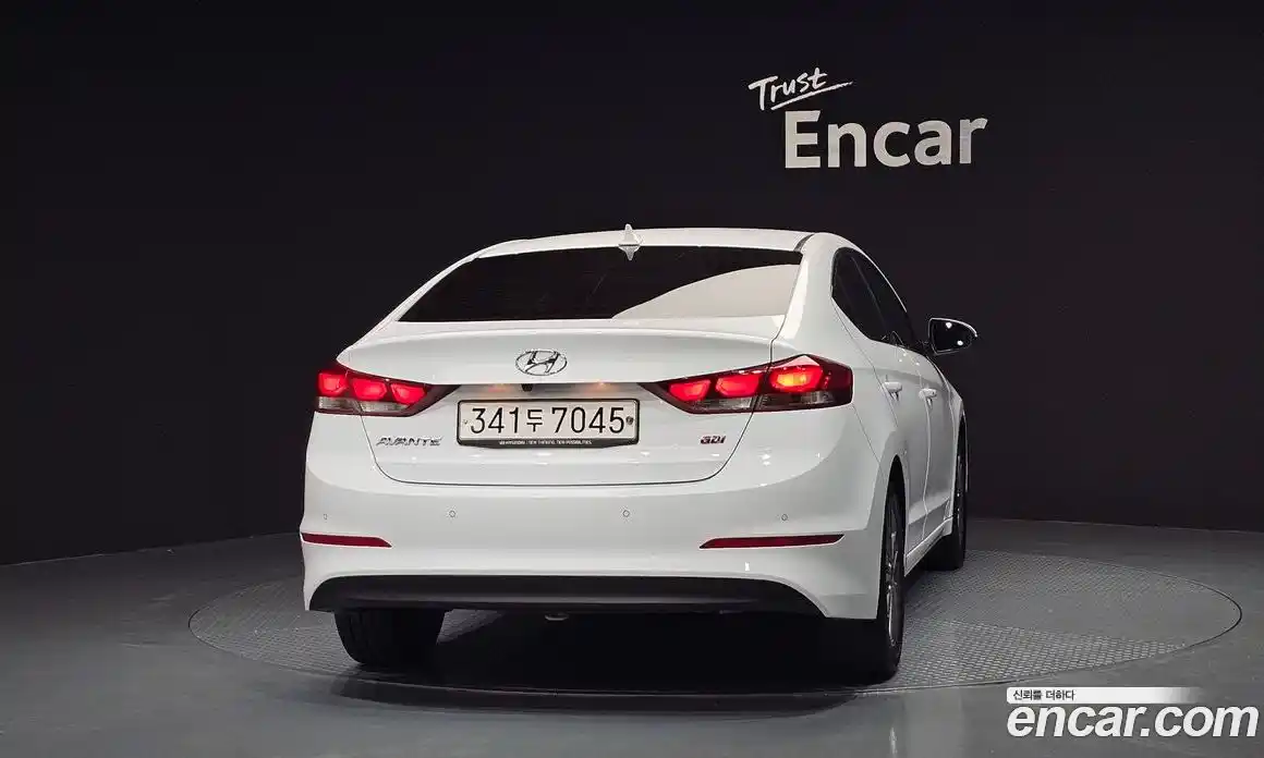 Hyundai Avante 2016 1.6 автомат (гидро), фото 4