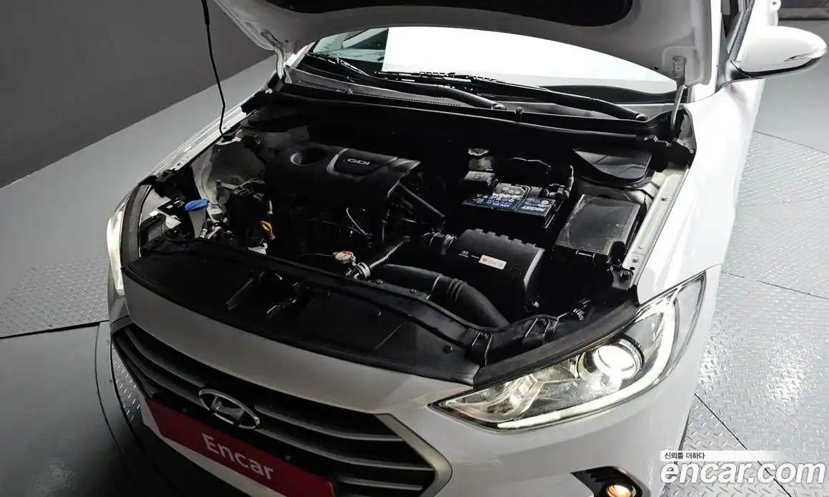 Hyundai Avante 2016 1.6 автомат (гидро), фото 6