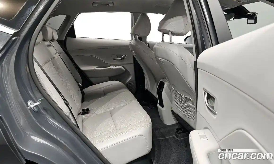 Hyundai Kona 2023 1.6 автомат (гидро), фото 12