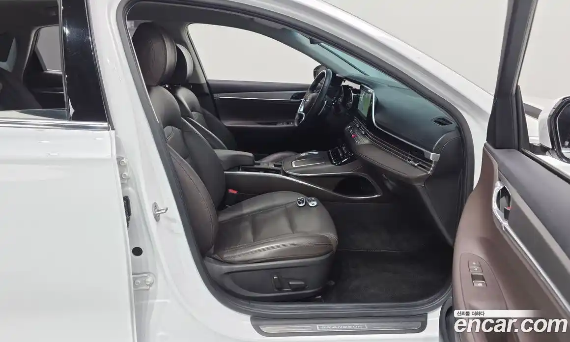 Hyundai Grandeur 2022 3.0 автомат (гидро), фото 16
