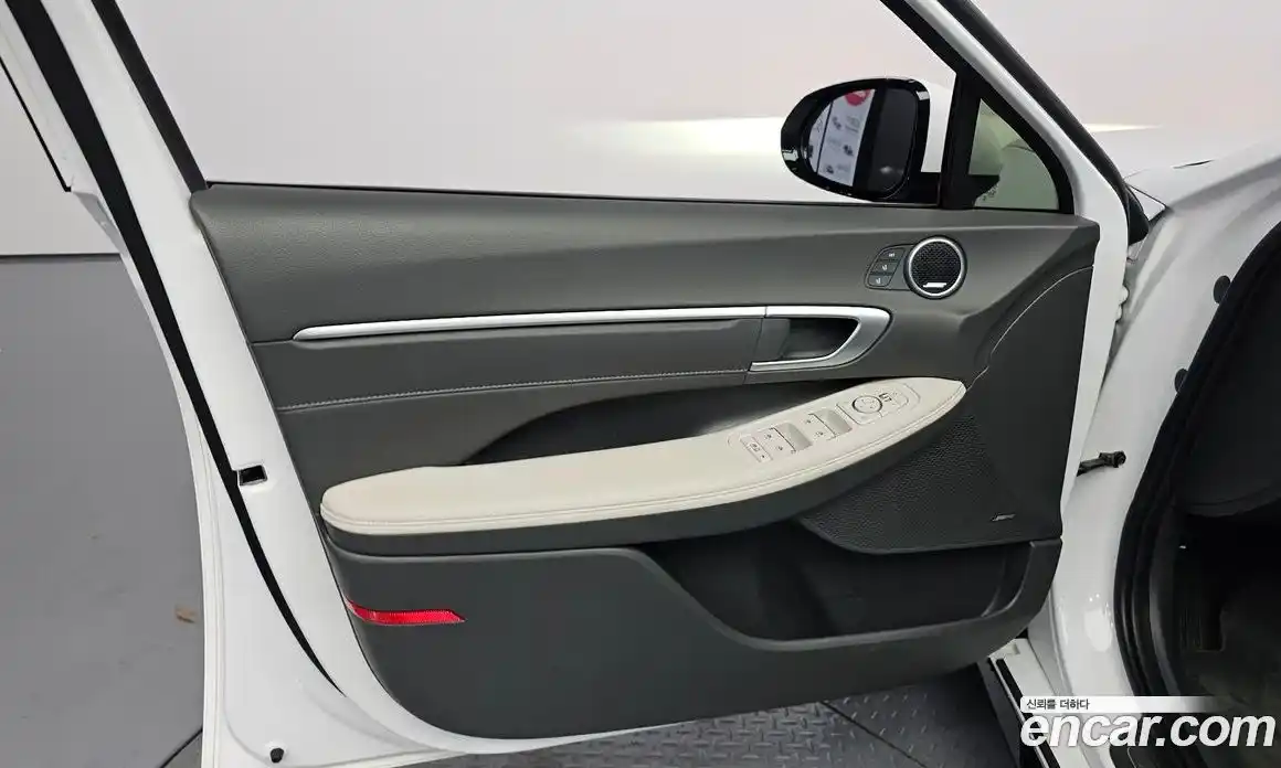 Hyundai Sonata 2024 1.6 автомат (гидро), фото 14