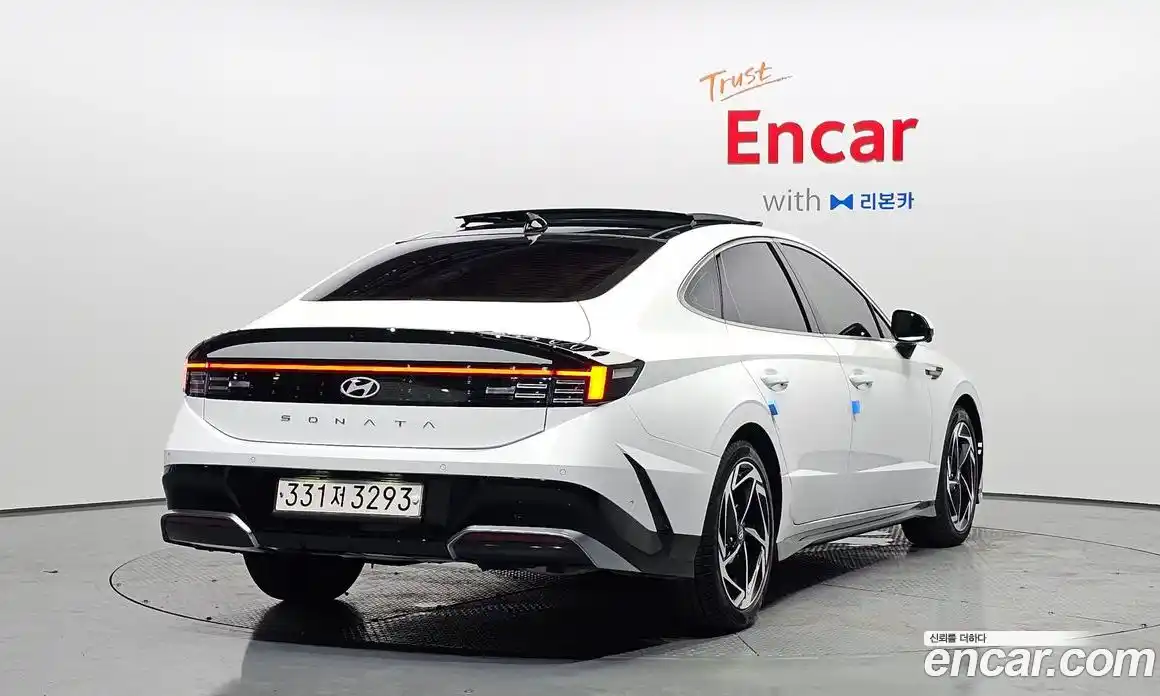 Hyundai Sonata 2024 1.6 автомат (гидро), фото 2