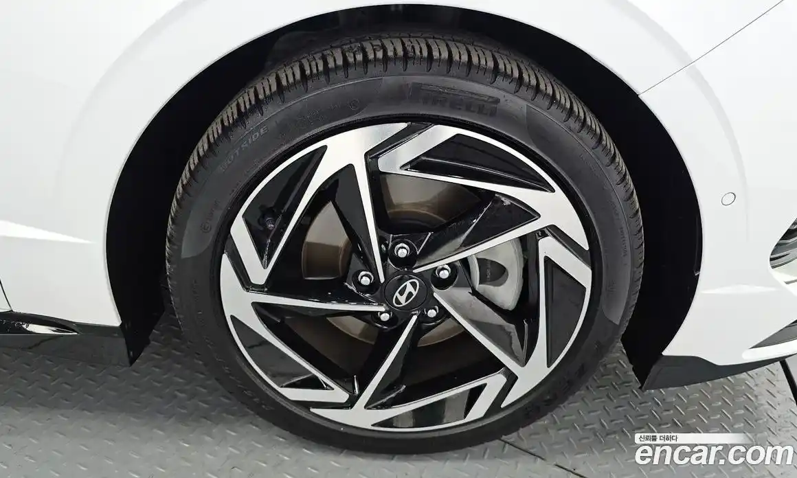 Hyundai Sonata 2024 1.6 автомат (гидро), фото 7