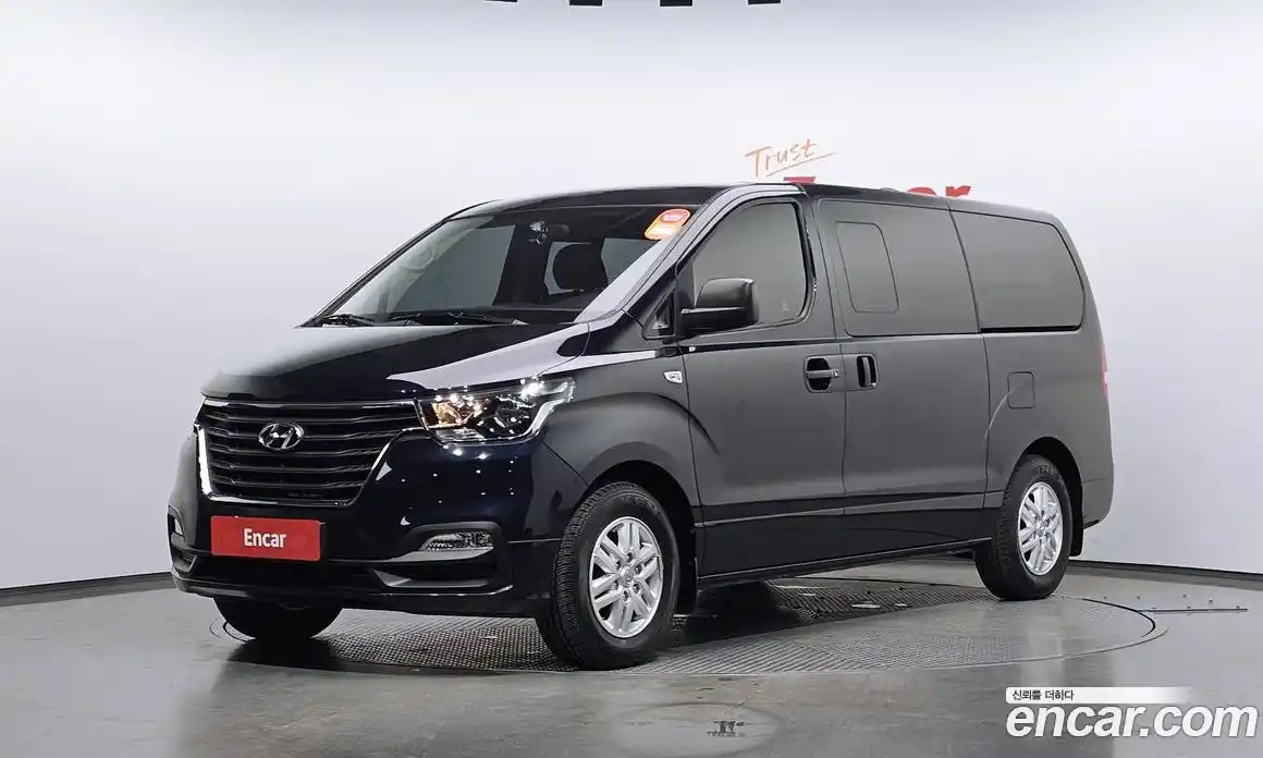 Hyundai Starex 2020 2.5 автомат (гидро), фото 1