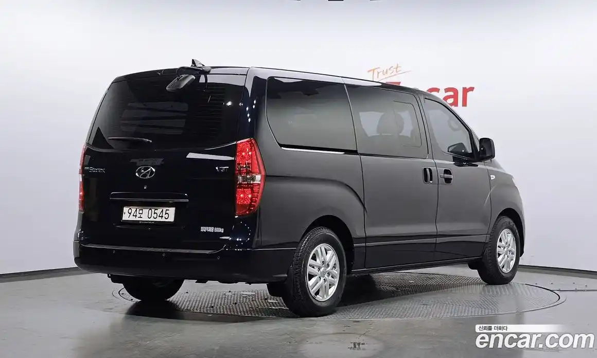 Hyundai Starex 2020 2.5 автомат (гидро), фото 2