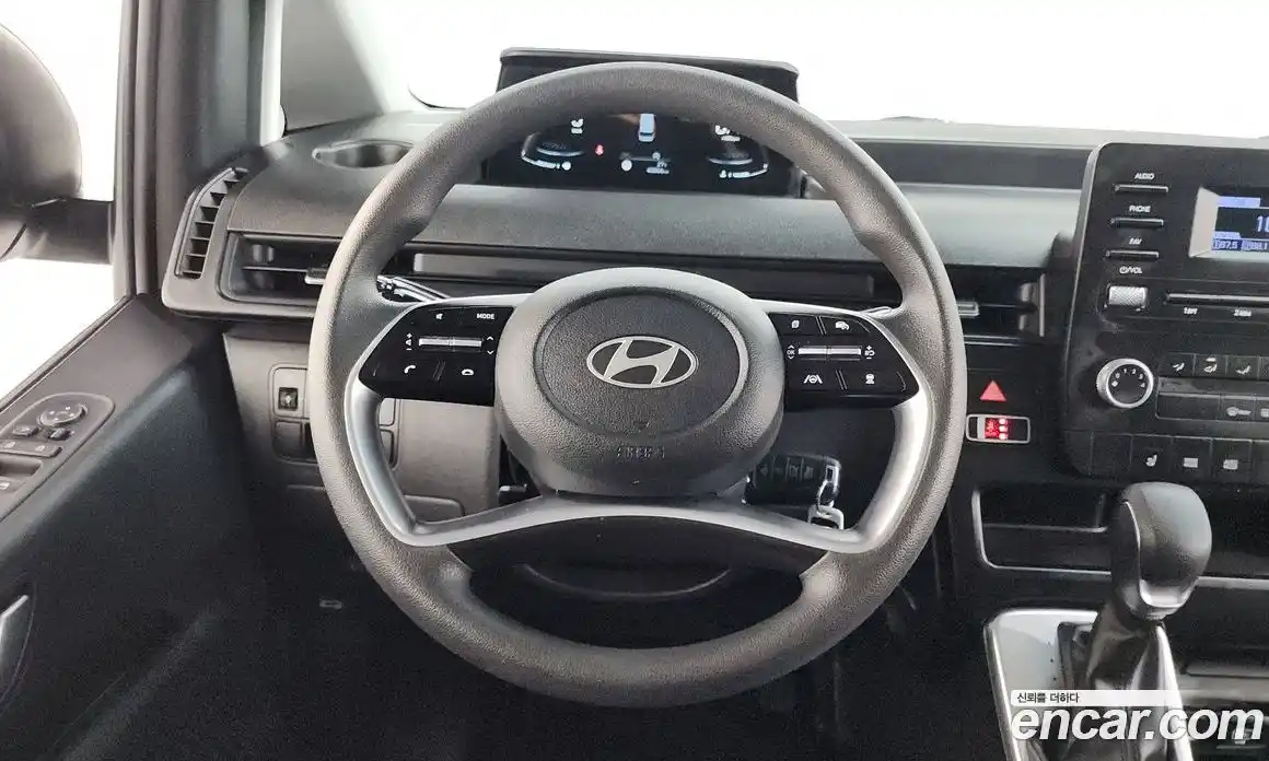 Hyundai Staria 2024 2.2 автомат (гидро), фото 19